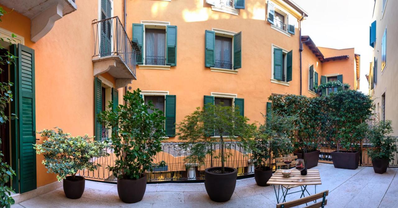 Апартаменты La Terrazza In Centro Верона Экстерьер фото